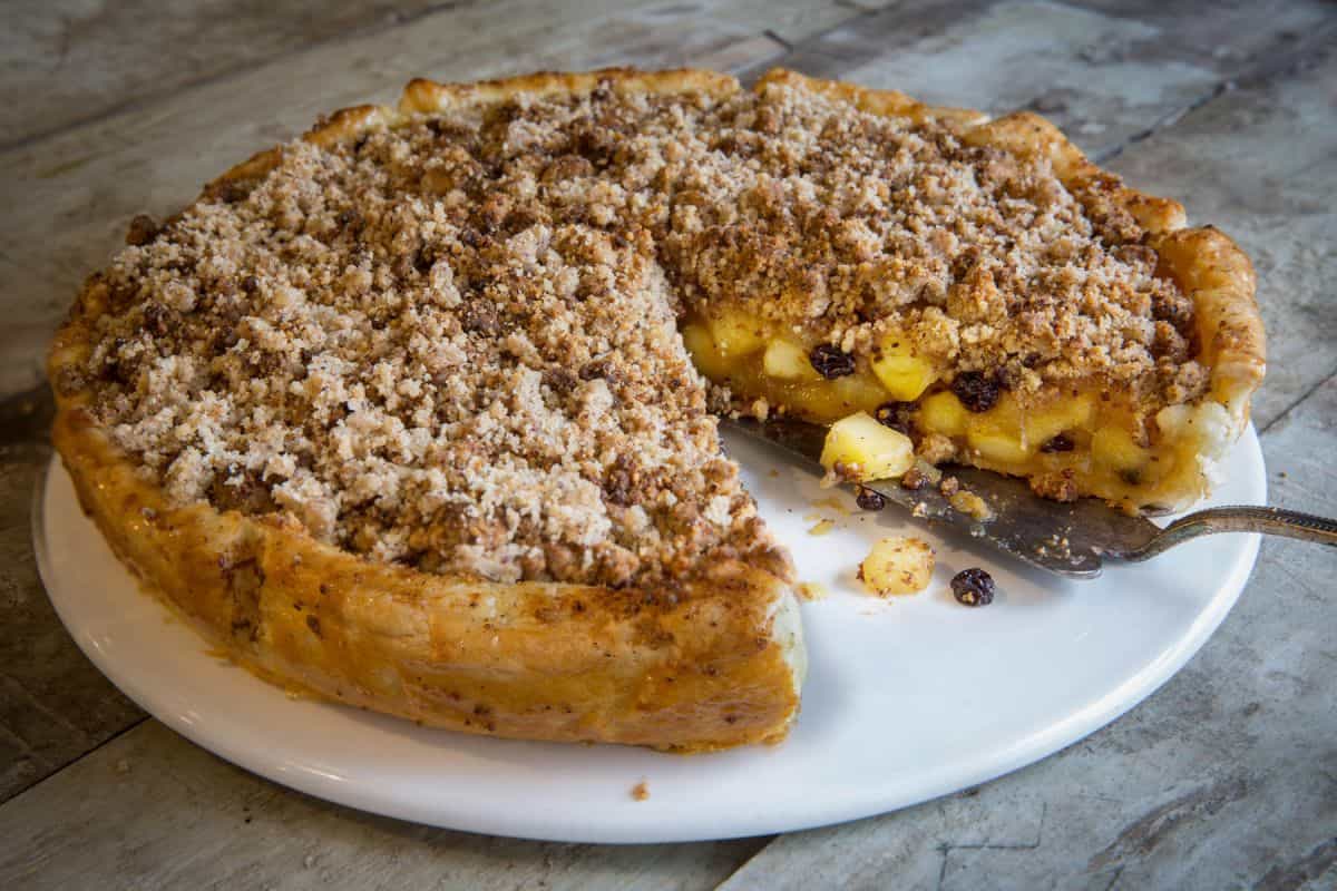 Tarte feuilletée pommes-poires, crumble de noisettes - Croustipate